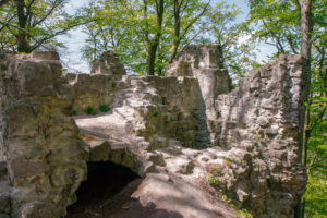 Děvín - zbytky věže