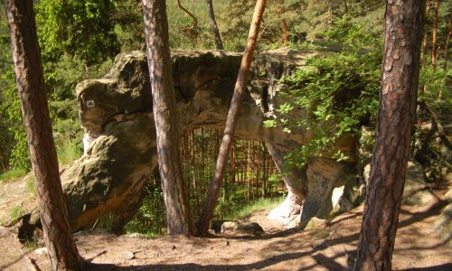 Skalní brána, Hradčanské stěny