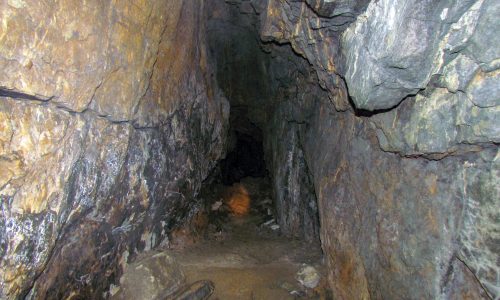 Děvín, štola pod hradem