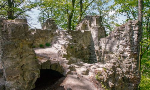 Děvín - zbytky věže